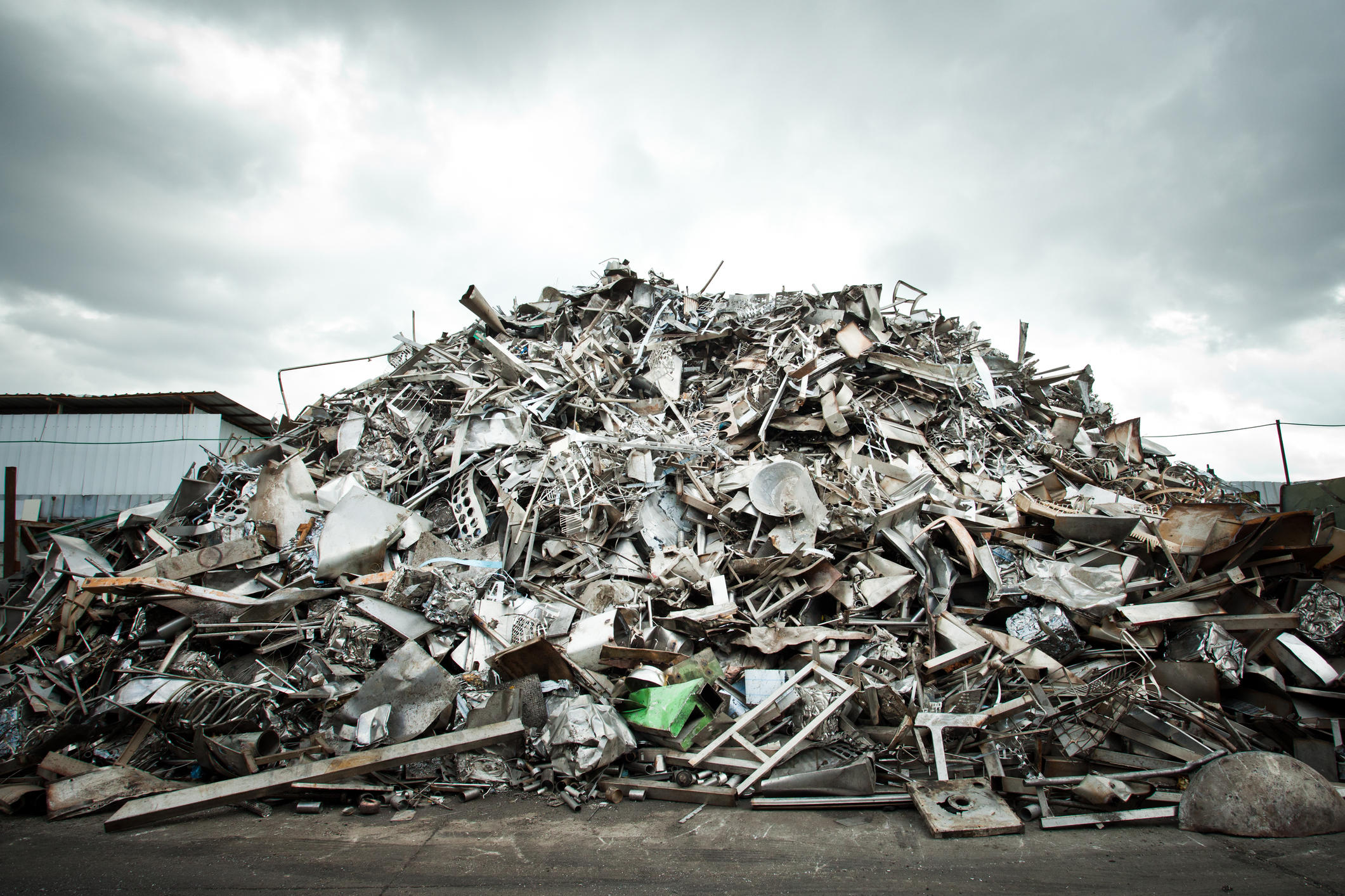 25317888-pila-de-aluminio-de-chatarra-para-su-reciclaje
